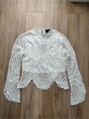 White lace crochet long-sleeve crop top